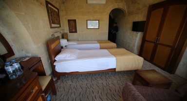 Kral Charles'ın Kapadokya'da konakladığı odanın tabelasındaki 