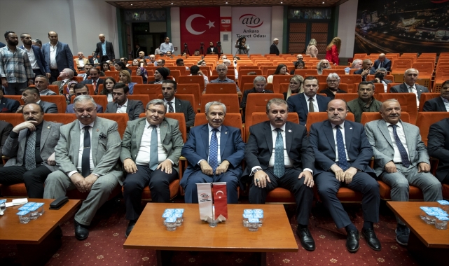 Merhamet ve Emek Ödülleri kapsamında 13 iyiliksevere plaket verildi