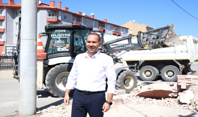 Niğde Belediye Başkanı Emrah Özdemir, Eski Sanayi Sitesi'nde incelemelerde bulundu