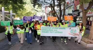 Niğde'de Dünya Temizlik Günü kapsamında çevre temizliği yapıldı