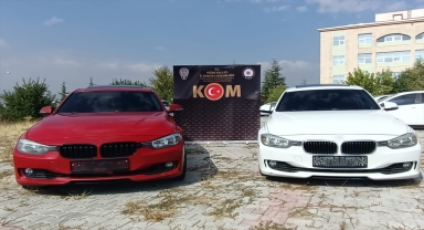 Niğde'de yasal süresi dolup yurt dışına çıkarılmayan yabancı plakalı 2 otomobil ele geçirildi