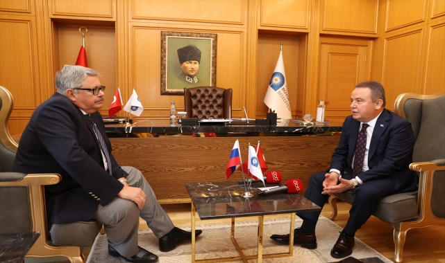 Rusya Büyükelçisi Yerhov, Antalya Büyükşehir Belediye Başkanı Böcek'i ziyaret etti