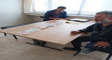 Sivas'ta dilenirken yakalanan kişinin koltuk değneğinden 730 lira çıktı 