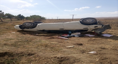 Sivas'ta iki ayrı trafik kazasında 4 kişi yaralandı