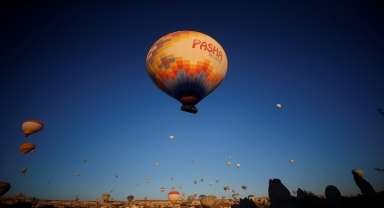 Tarım ve Orman Bakanı Vahit Kirişci Kapadokya'da yerli balon ile uçtu