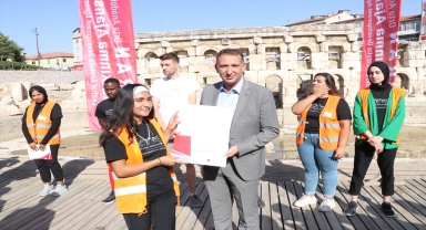 UNESCO gönüllüleri, Sarıkaya Roma Hamamı'nda temizlik çalışması yaptı