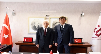 AK Parti İl Başkanı Çalışkan’dan ESTÜ Rektörü Prof. Dr. Özcan’a ziyaret