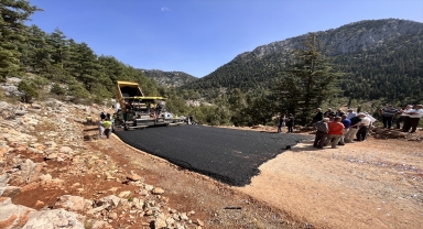 Akseki'de Halaç Yolu sıcak asfalt ile kaplanıyor