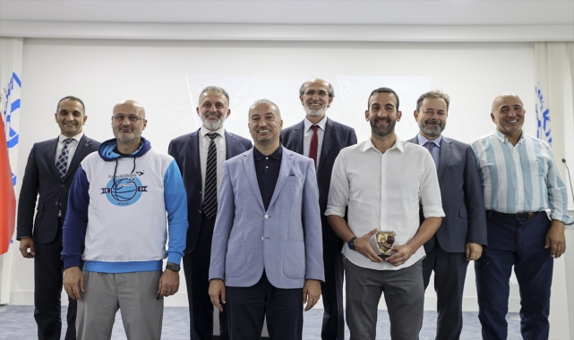 Ankara’da düzenlenecek Tek Pota Lise 3x3 Basketbol Turnuvası’nın tanıtımı yapıldı