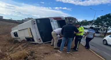 Antalya'da devrilen midibüsteki 1 turist öldü, 13 kişi yaralandı
