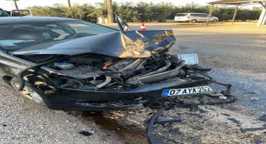 Antalya'da iki otomobilin çarpışması sonucu 1 kişi yaralandı