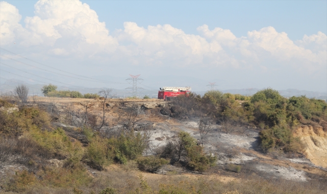 Antalya'da makilik alanda çıkan yangın söndürüldü