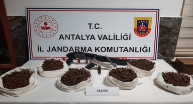 Antalya'da uyuşturucu operasyonunda 3 kişi yakalandı