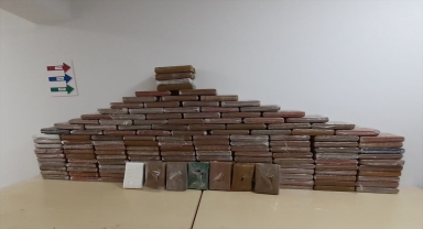 Antalya'da yabancı bandıralı gemide 183 kilo 738 gram kokain ele geçirildi