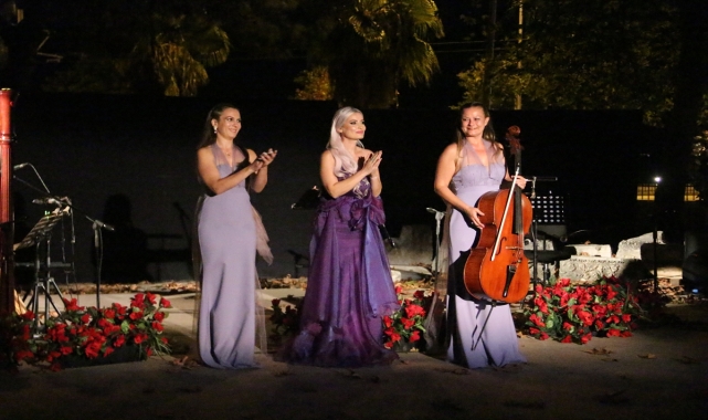 Antalya Müzesinin bahçesinde