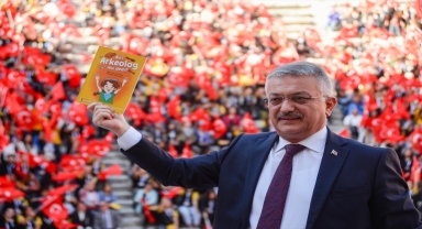 Aspendos Antik Tiyatro'da 7 bin öğrenci kitap okudu