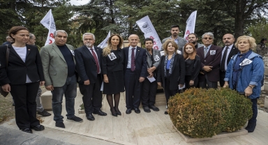 Bahriye Üçok, ölümünün 32. yılında mezarı başında anıldı