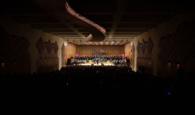 Başkent Kültür Yolu Festivali'nde sanatçı Ahmet Özhan ve Gülşen Kutlu konser verdi