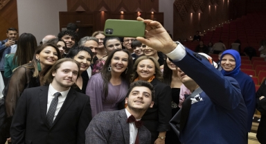 Başkent'te güzel sanatlar lisesi öğrencileri ile usta sanatçılar aynı sahneyi paylaştı