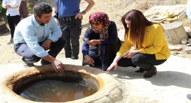 Başyayla Kaymakamı Seda Gür köylülerle pekmez kaynattı