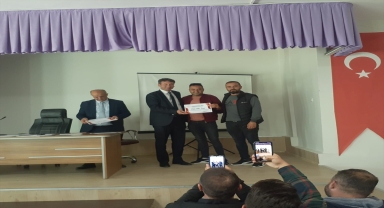 Beyşehir'de öğrenci taşıyan servislerin sürücülerine seminer verildi