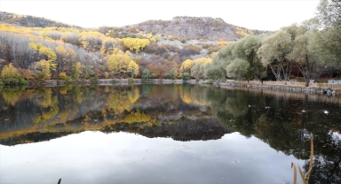 Çam, meşe ve ıhlamur ağaçlarının çevrelediği Karagöl misafirlerini ağırlıyor