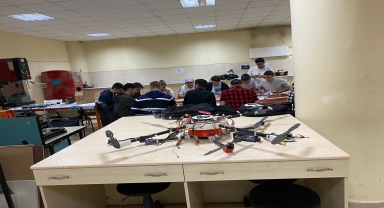 Çekya'dan gelen öğrencilere drone ve model uçak eğitim verildi 