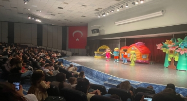 Çizgi film karakteri Niloya, Antalya'da çocuklarla buluştu