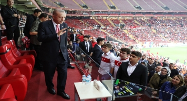 Cumhurbaşkanı Erdoğan, Türkiye-Angola maçını izledi