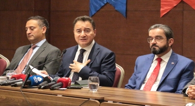 DEVA Partisi Genel Başkanı Babacan, Konya'da gazetecilerle buluştu:
