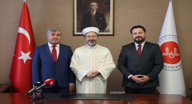 Diyanet İşleri Başkanlığında yeni atanan yöneticiler törenle görevlerine başladı