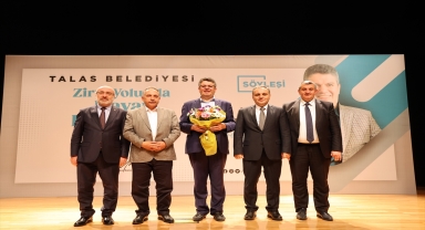 Eğitimci yazar Alişan Kapaklıkaya Talas'ta söyleşiye katıldı