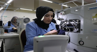 Eski düğün salonu tekstil atölyesine dönüştürüldü, kadınlar iş sahibi oldu