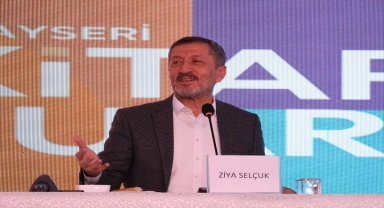 Eski Milli Eğitim Bakanı Ziya Selçuk, Kayseri Kitap Fuarı'nda konuştu: