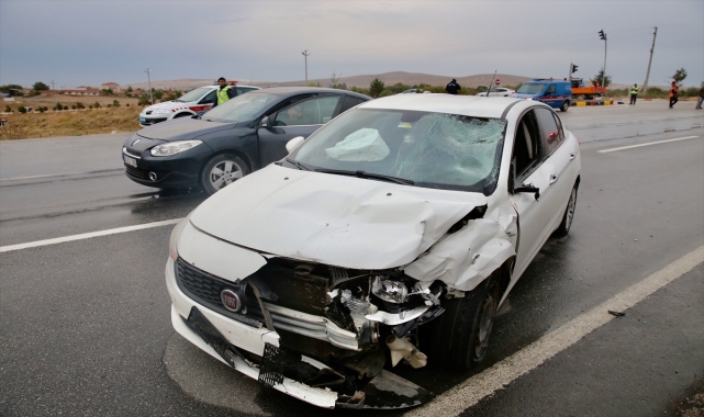 Eskişehir'de otomobil ile motosikletin çarpıştığı kazada 1 kişi öldü, 1 kişi yaralandı
