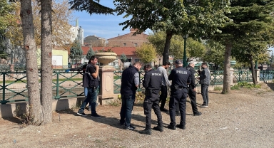 Eskişehir'de Porsuk Çayı'na düşen kişi kurtarıldı