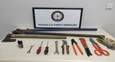 Eskişehir'de trafoya giren hırsızlık şüphelisi akıma kapıldı