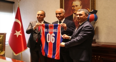 Gölbaşı Belediyesi TED Ankara Kolejliler'den ilçe idarecilerine ziyaret