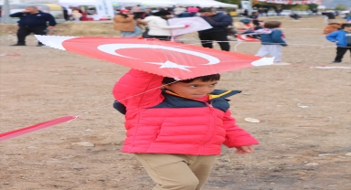 Gölbaşı'nda uçurtma şenliği düzenlendi