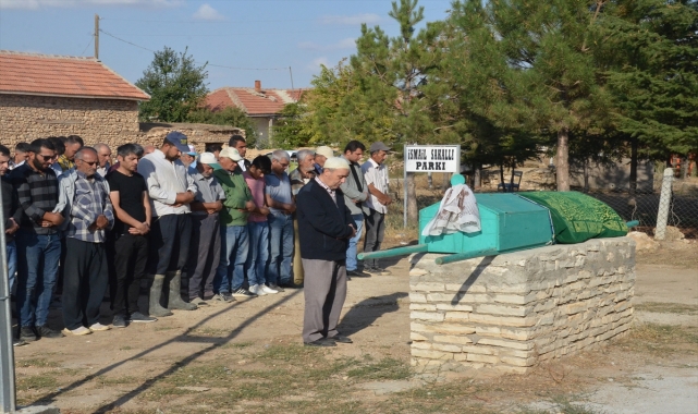 GÜNCELLEME - Karaman'da köpeğin saldırısı sonucu ölen kadının cenazesi toprağa verildi