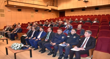 Karapınar protokolü muhtarlarla bir araya geldi