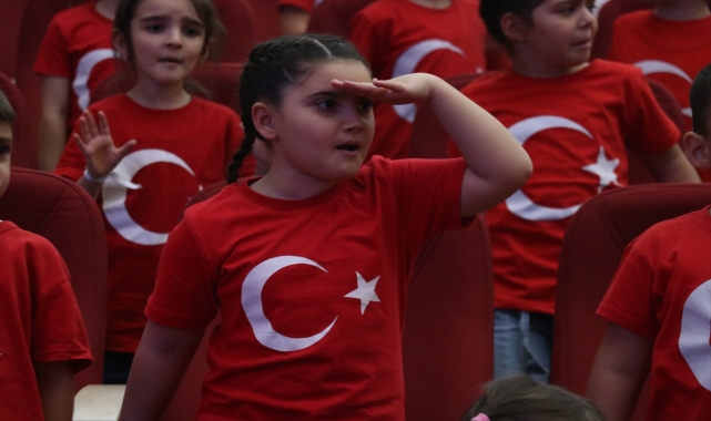 Kayseri’de 1200 çocuk Cumhuriyet Bayramı için şarkı söyledi