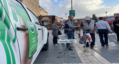Kayseri'de polis, 4 Ekim Hayvanları Koruma Günü dolayısıyla stant açtı 