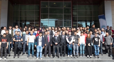 KAYÜ Rektörü Karamustafa öğrencilerle buluştu