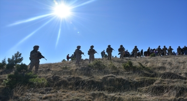 Kırıkkale'de Cumhuriyet Bayramı dolayısıyla Dinek Dağı'na zirve tırmanışı gerçekleştirildi