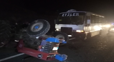 Kırıkkale'de dolmuşla traktörün çarpıştığı kazada 2 kişi yaralandı