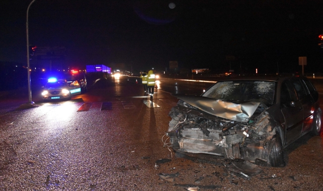 Kırıkkale'de otomobille tırın çarpıştığı kazada 5 kişi yaralandı