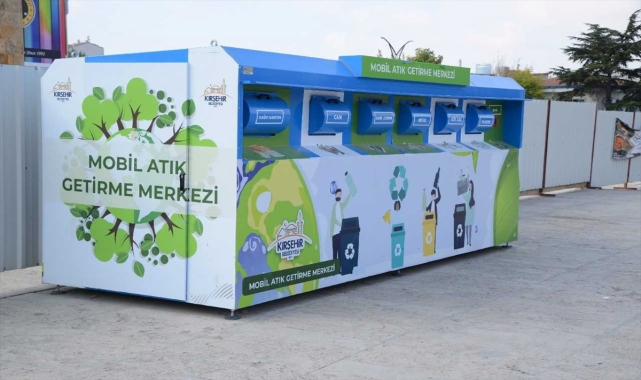 Kırşehir'de mobil atık getirme merkezi farkındalık oluşturuyor