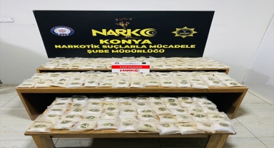 Konya'da 200 bin uyuşturucu hapın ele geçirildiği operasyonda 4 zanlı tutuklandı 