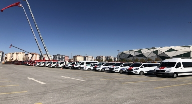 Konya'da belediye envanterinde 664 milyon lira değerindeki araçların tanıtımı yapıldı